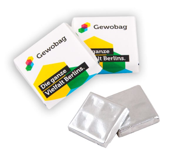 Caja transparente con chocolatinas personalizadas